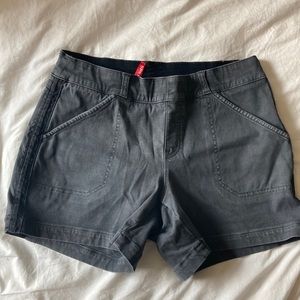Spanx stretched twill short